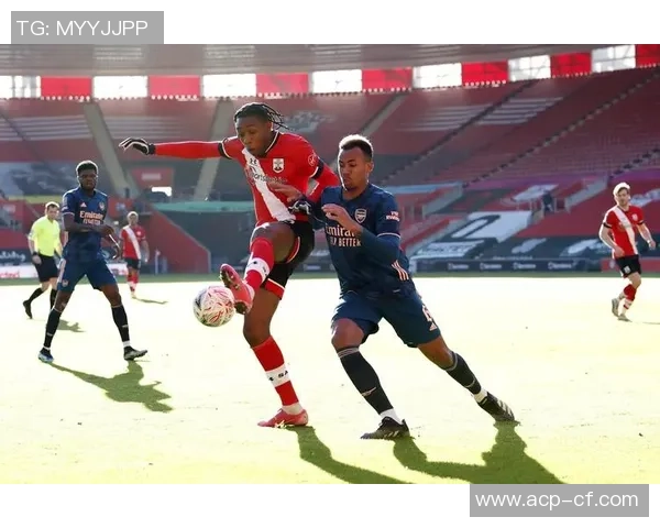 足总杯激战阿森纳凭借红牌风波以1-0战胜那不勒斯精彩集锦回顾